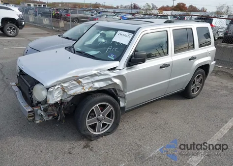 2009 Jeep Patriot Sport z USA, uszkodzony, nr VIN 1J4FF28B79D121537